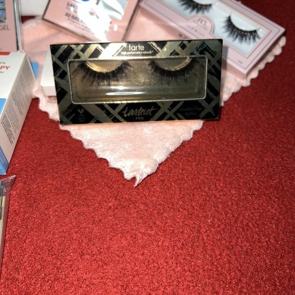 GRAB BAG FOR EYELASH AND NAILS!! - Picture 5 of 14